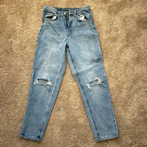 NWOT UNIVERSAL THREAD HIGH RISE MOM JEANS SIZE 2 - Picture 1 of 4